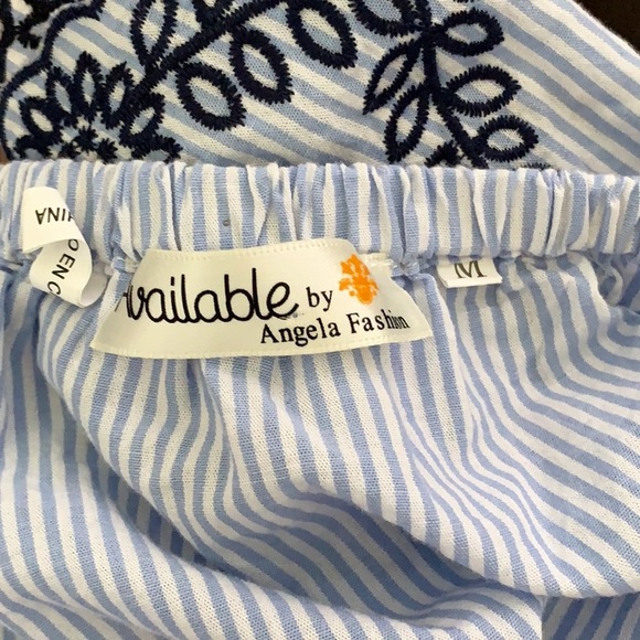 AVAILABLE by ANGELA FASHION OFFSHOULDER TOP MEDIUM - Picture 6 of 7